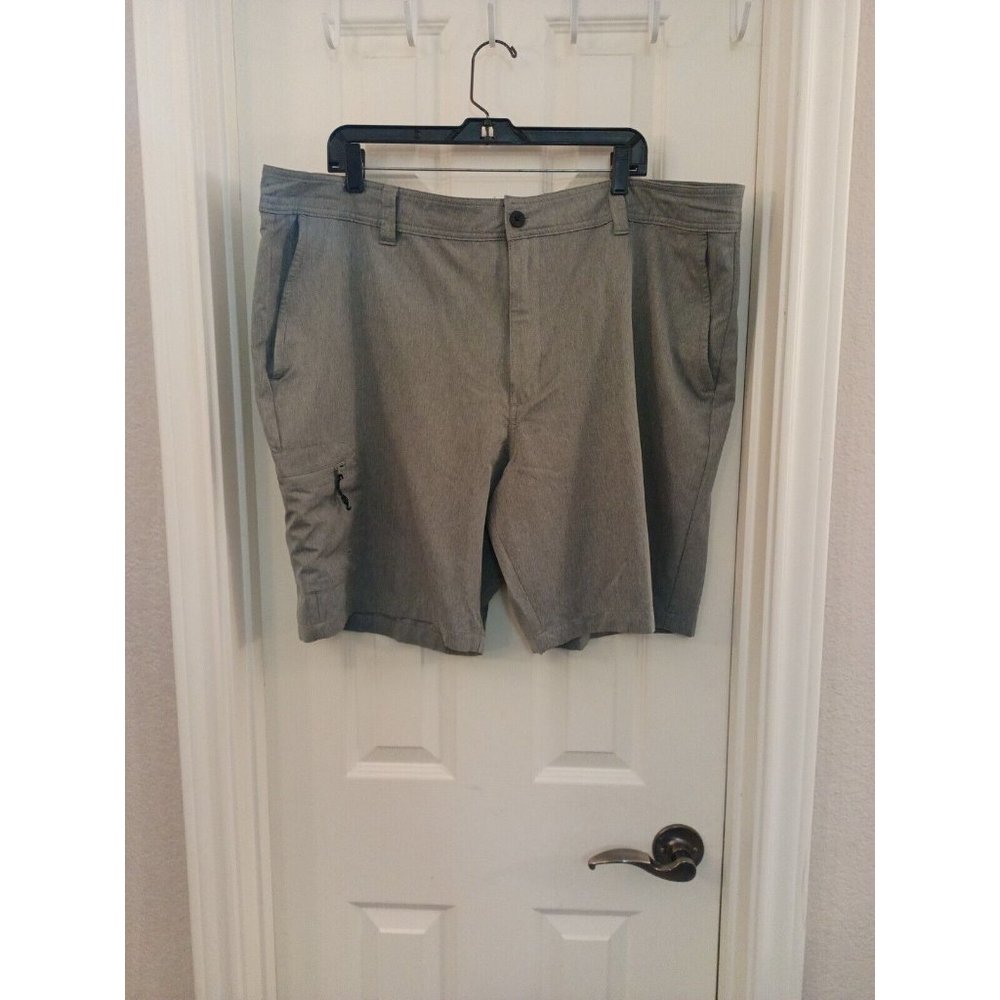 Men's Magellan Gray Water Repellent Fishing Gear Outdoor Active Shorts Size 44